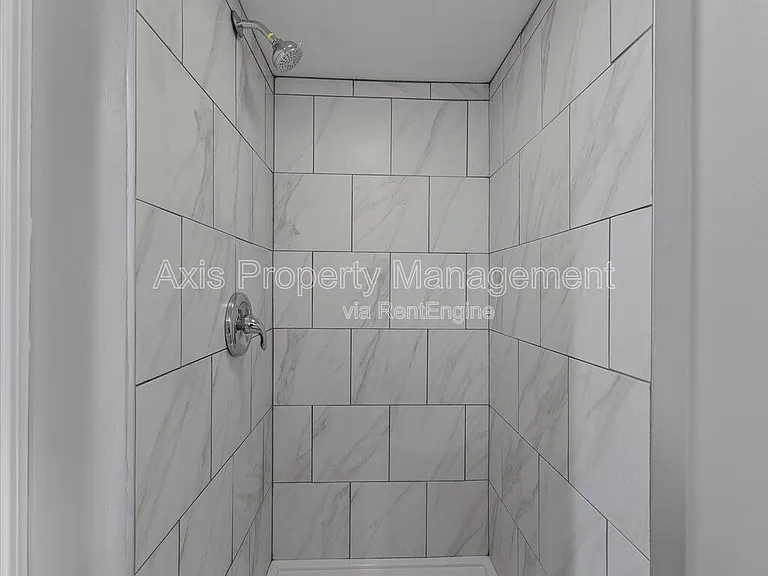 905 Russell Blvd — Photo 18