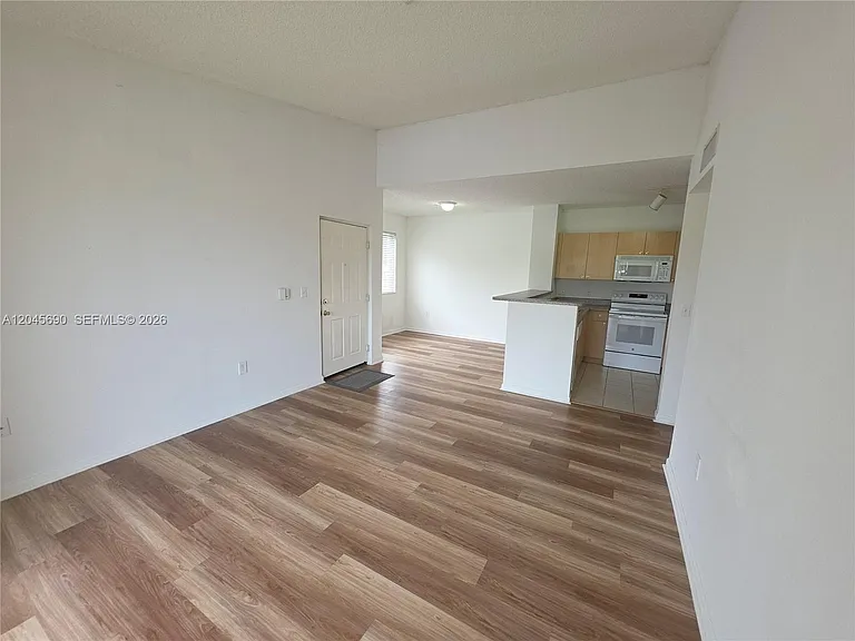 8070 N Nob Hill Rd #208 — Photo 9