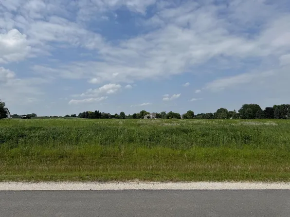 N62W35446 WILLIAM COURT #Lt32, Oconomowoc, WI 53066