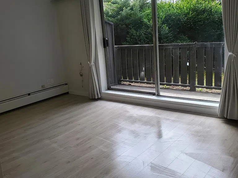 2150 Pandora St — Photo 12