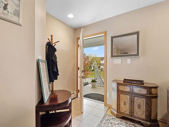3rd image of 71 Rose Ln