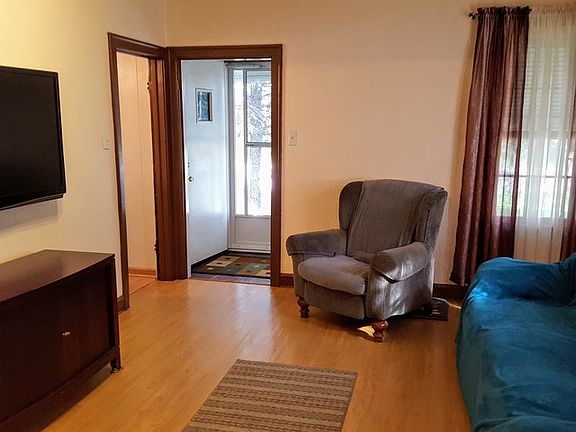2nd image of 836 East Ave
