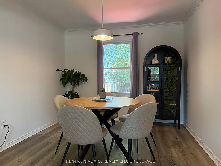 4354 5th Ave — Photo 9