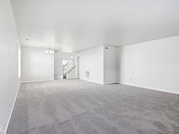 5th image of 4633 Angelica Dr