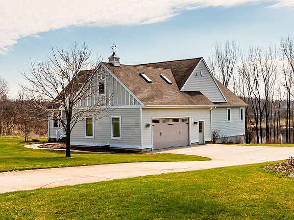 3rd image of 2620 Lakeland Dr