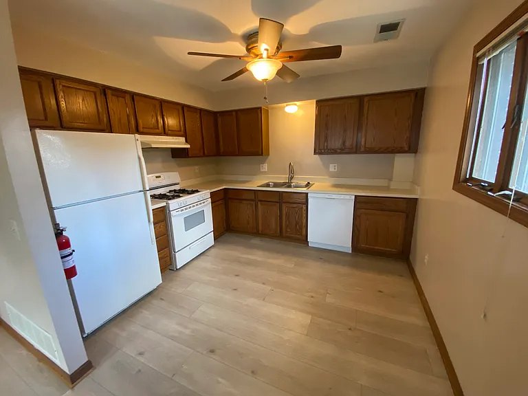 1476 Euclid St — Photo 3