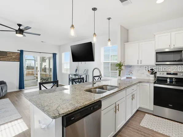 120 Garden Row Dr S, Hardeeville, SC 29927