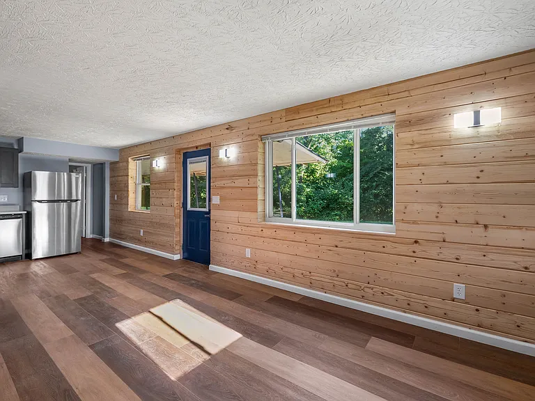 Cedar Dr — Photo 7