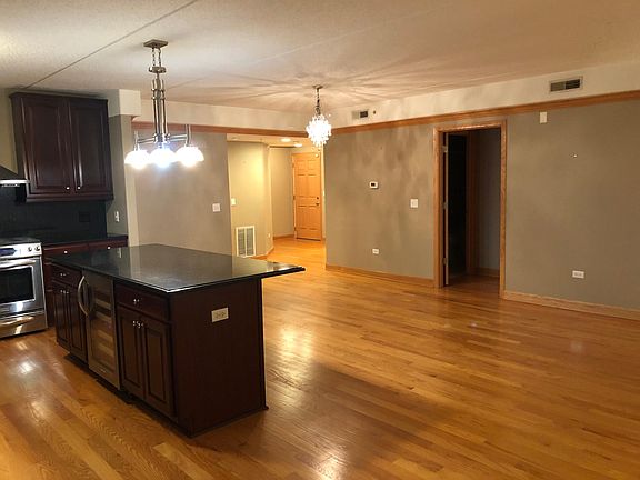 4th image of 4811 N Olcott Ave Unit 215