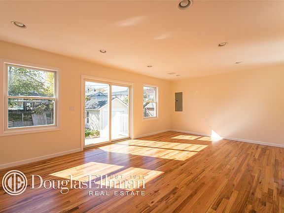 3rd image of 342 W Market St