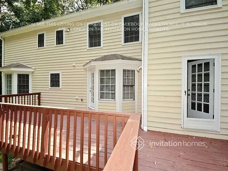 3884 Hunting Ridge Dr SW — Photo 15