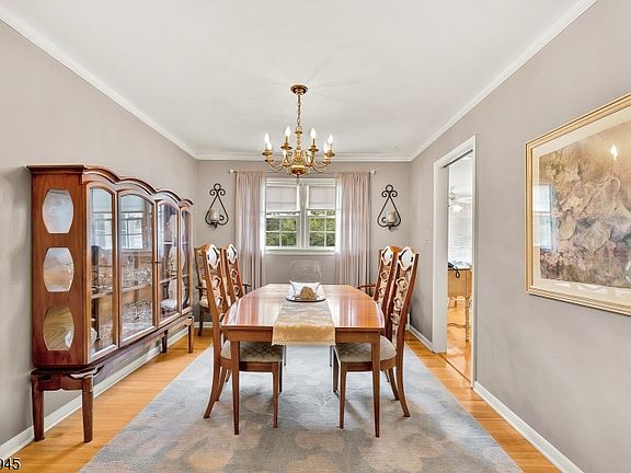 2nd image of 32 Gordon Pl