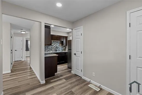 138 Monteith Cir — Photo 8