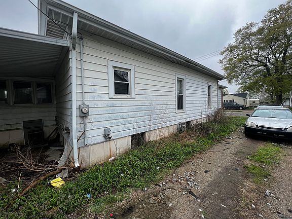 4th image of 409 W County Road 600 S