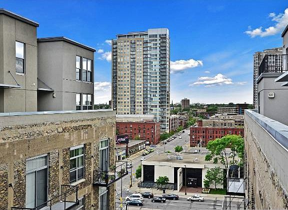 5th image of 521 7th St Unit 705