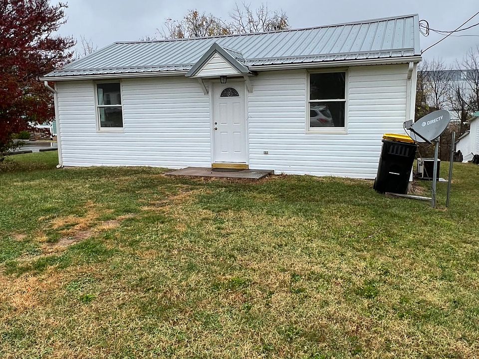 1st image of 465 Pell Ave