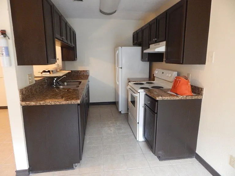 1320 Rosario St — Photo 17