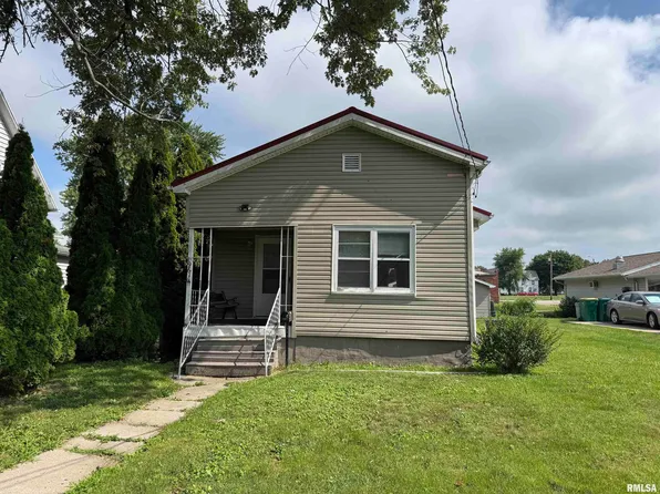 1961 Washington St, Galesburg, IL 61401