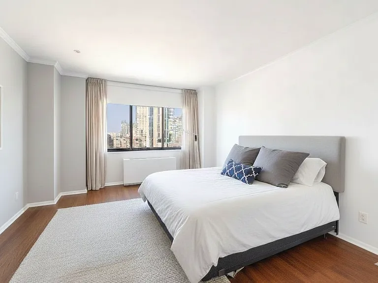 343 E 74th St #Penthouse 2B — Photo 6