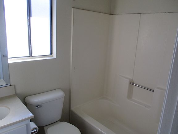 5th image of 13304 Roselle Ave APT 3