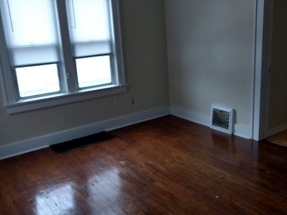 3rd image of 2929 Lemuel St