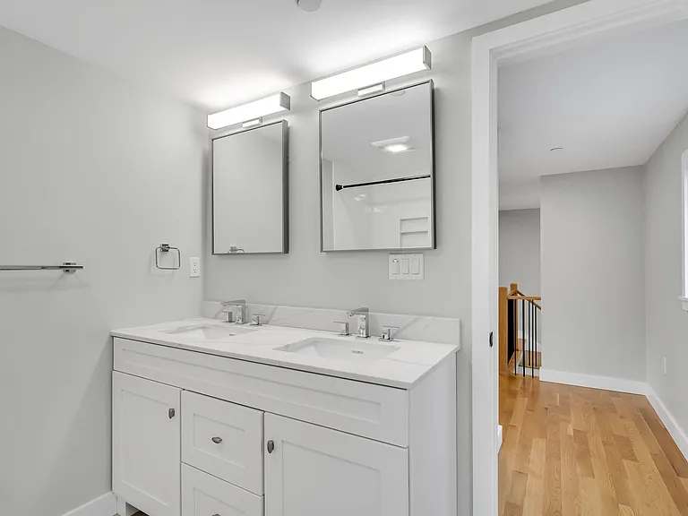 56 Franklin St #B — Photo 11