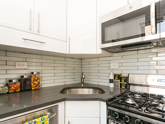 5th image of 85 4th Ave APT 7D