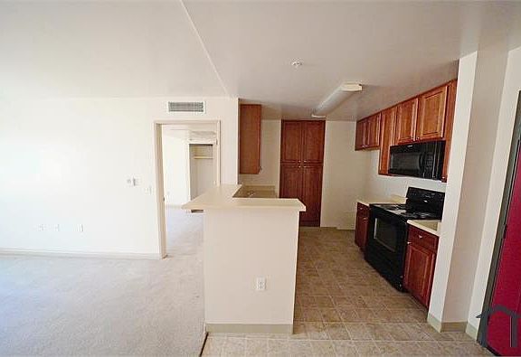 3rd image of 2455 Colorado Blvd
