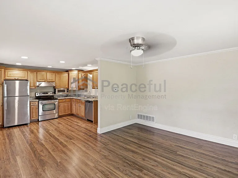 122 N N St #10 — Photo 7