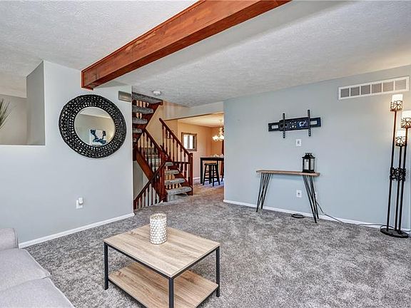 5th image of 5104 Empire Dr