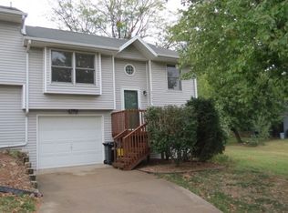 2103 Holiday Rd, Coralville, IA 52241