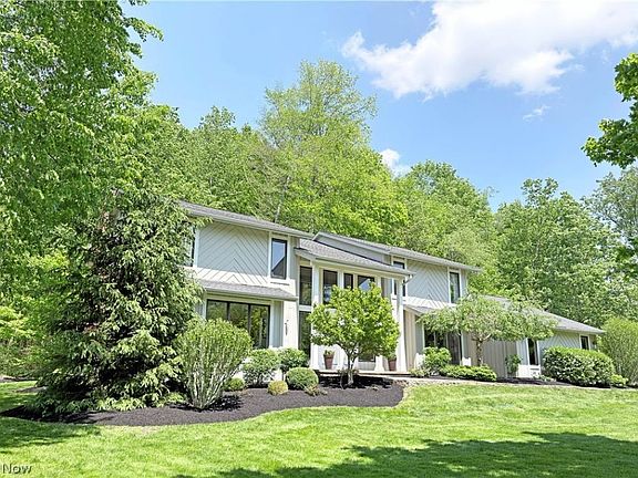 3rd image of 2239 Edgeview Dr