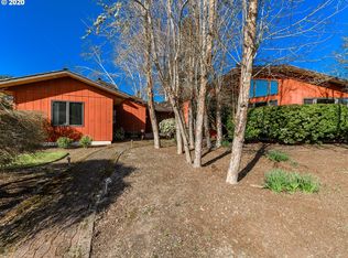 2110 NW Saint Andrews Dr, McMinnville, OR 97128