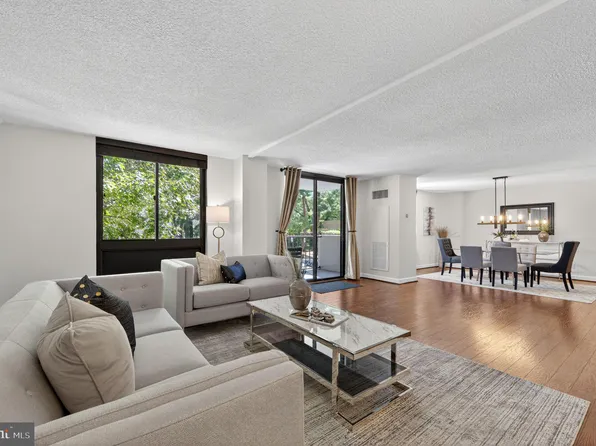 7420 Westlake Ter APT 210, Bethesda, MD 20817