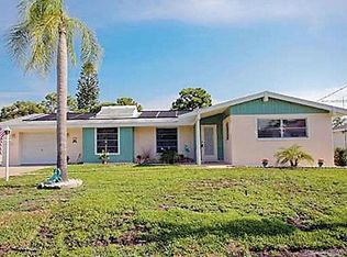 1062 Lee St, Englewood, FL 34224
