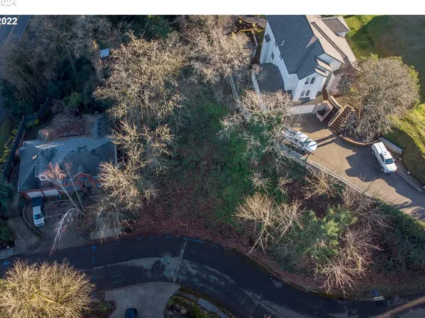 1686 SE McBrod Ave #3, Milwaukie, OR 97222