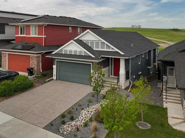 123 E Crestridge Hl SW, Calgary, AB T3B 6H1