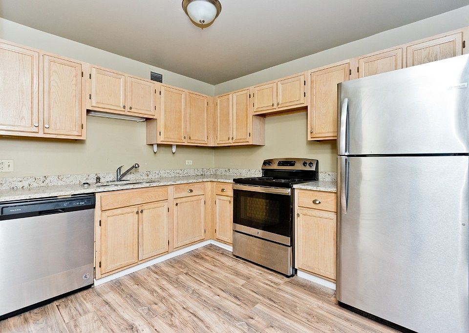 1st image of 200 N Dearborn St #506