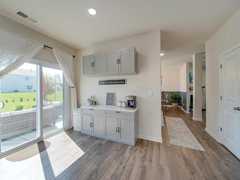 9609 Margrave Dr — Photo 6