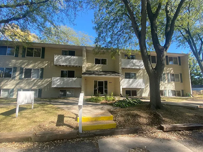 414 W Elizabeth — Photo 1