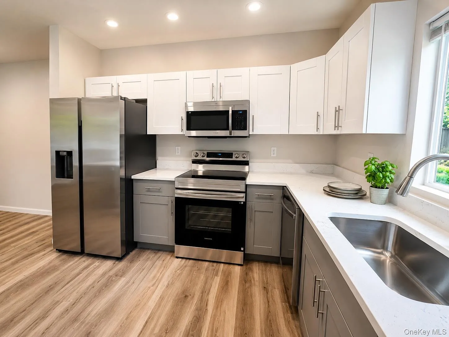 2 bed, 2.0 bath, 1039 sqft, $3,400 — Photo 4