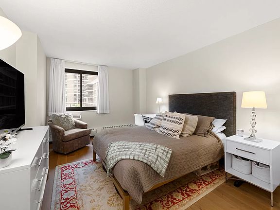 3rd image of 90 Gold St APT 4N