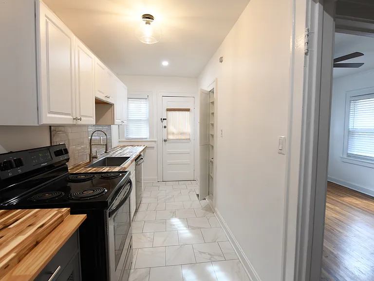 1803 W 41st St #1W — Photo 9