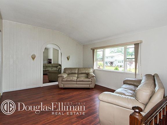 5th image of 11 Easton Ave