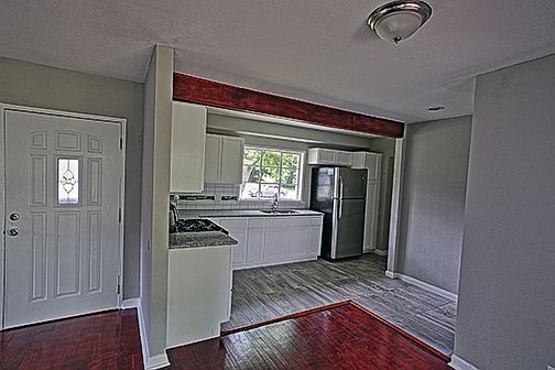 5th image of 704 Shadwell Dr
