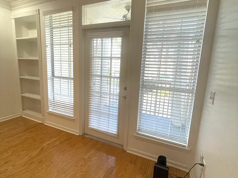 2201 Bay Club Cir — Photo 19