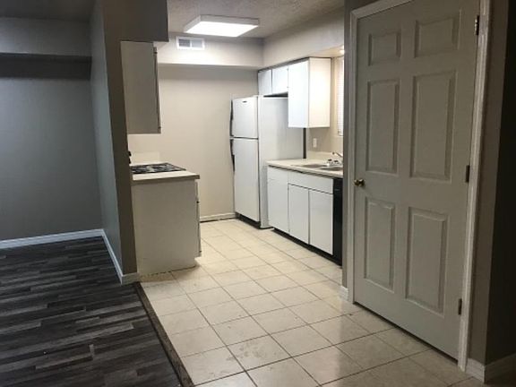 3rd image of 705 E M St