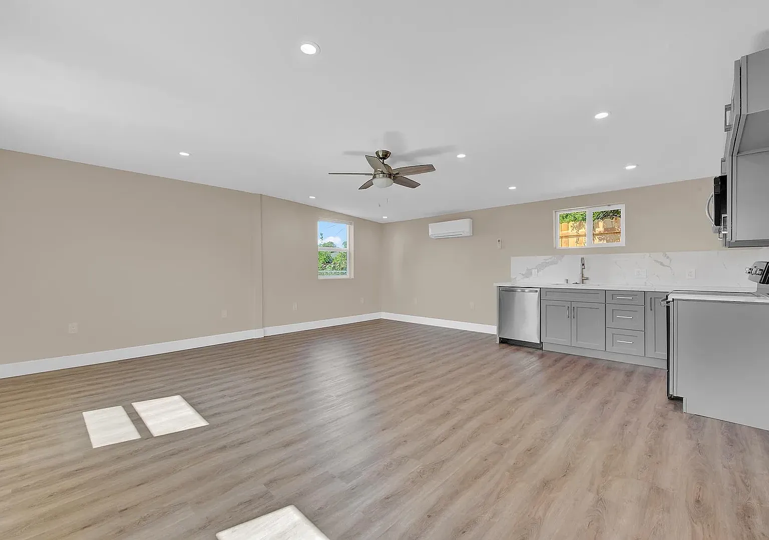 New Build! Beautifully Designed Mini Home — Photo 2