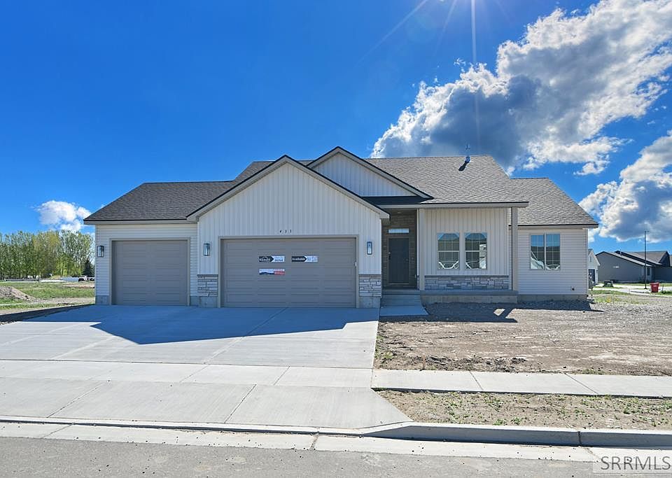 1st image of 433 Spruce Way