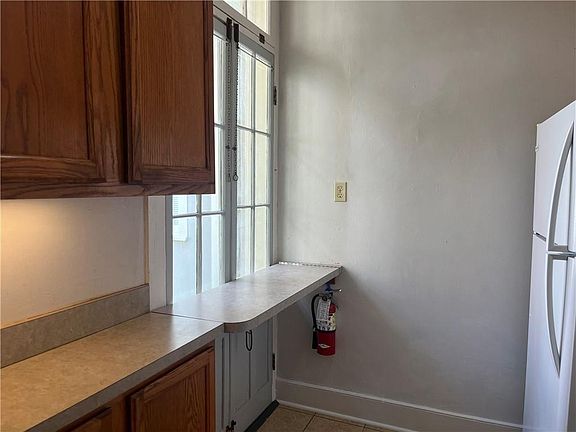 4th image of 322 Royal St Unit C